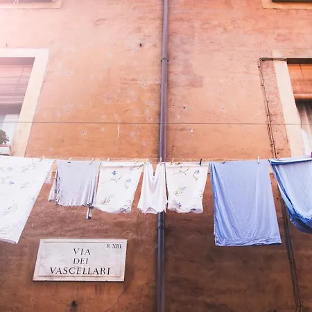 Trasteverehome - Santa Cecilia In Trastevere With Balcony